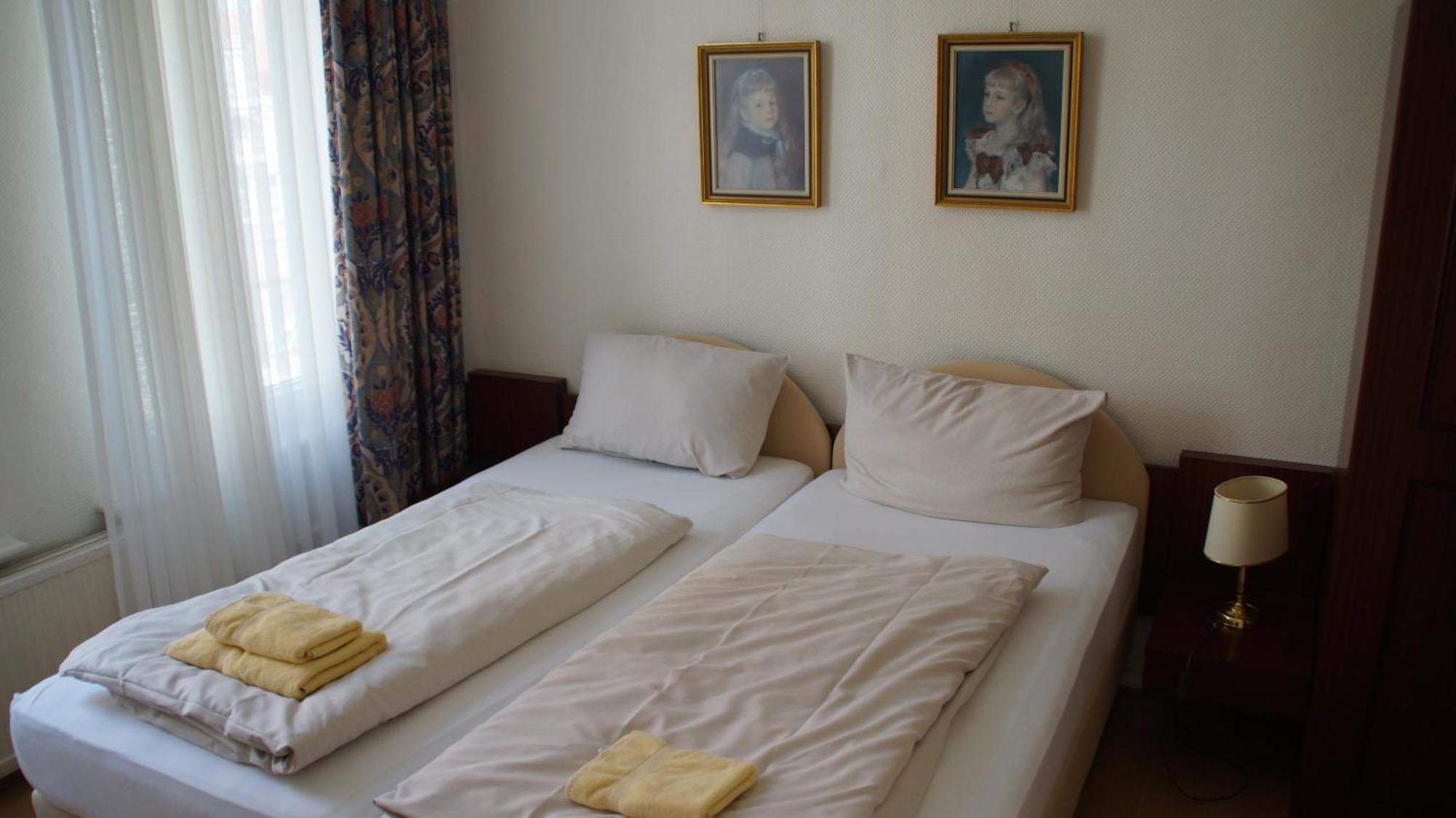 Hotel Alt Lueneburger Kutscherstuben Стая снимка